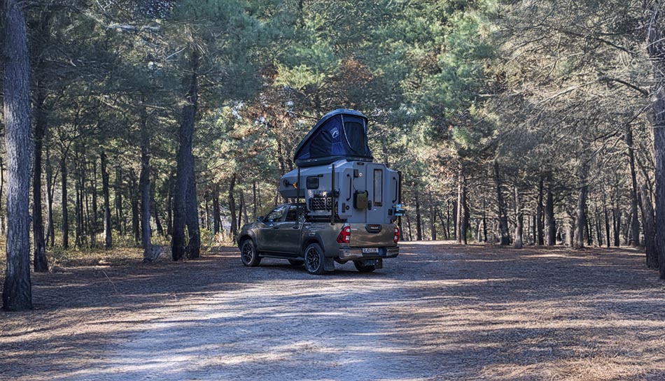 Gladiator Pick-up Caravan
